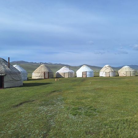 Zalkar Yurt Camp Hotel Song-Kul Buitenkant foto