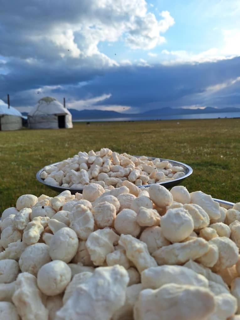 Zalkar Yurt Camp Hotel Song-Kul Buitenkant foto