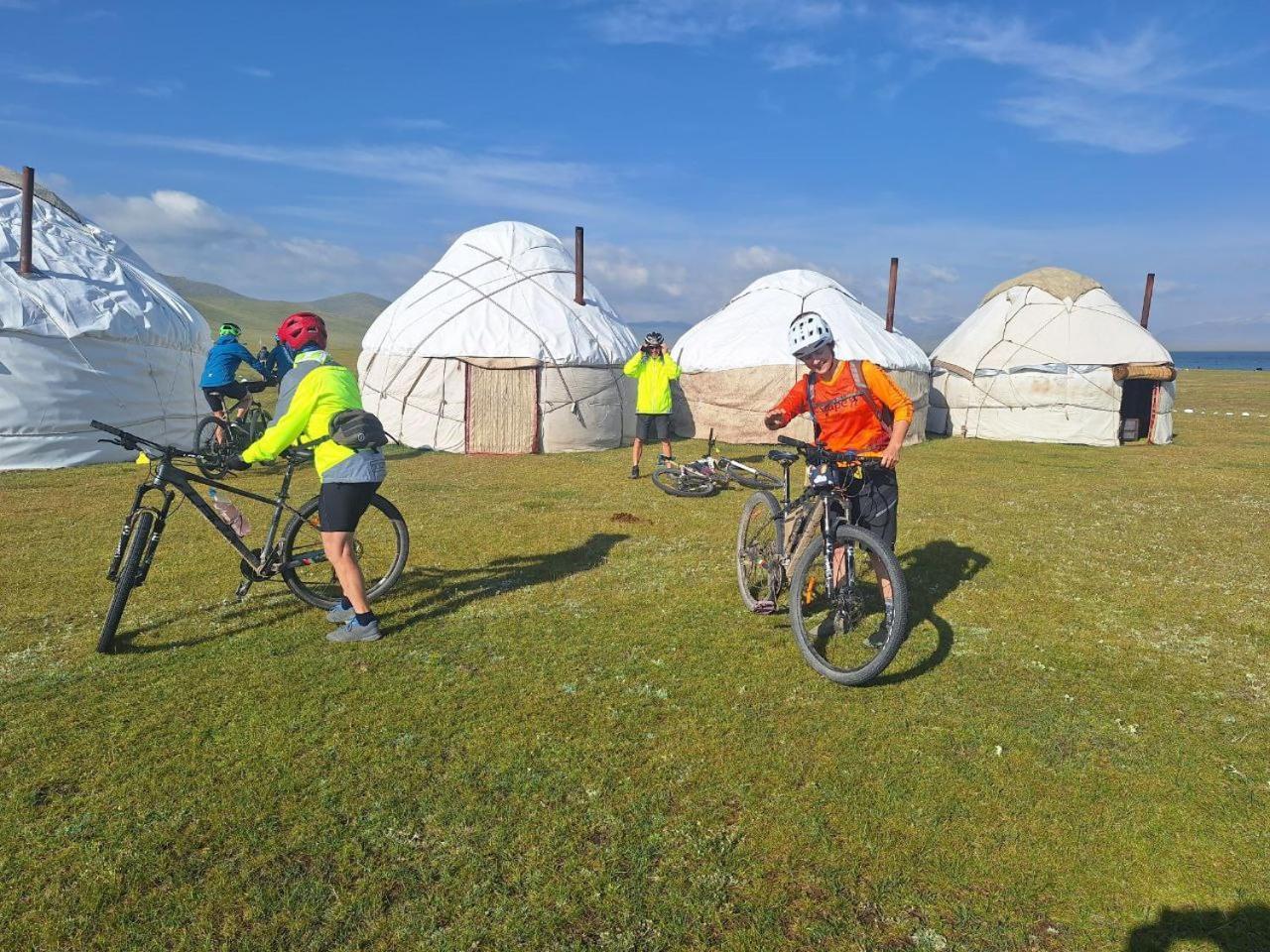 Zalkar Yurt Camp Hotel Song-Kul Buitenkant foto