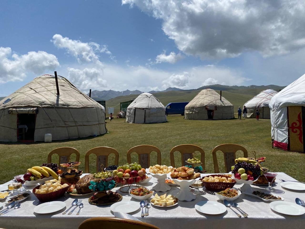 Zalkar Yurt Camp Hotel Song-Kul Buitenkant foto