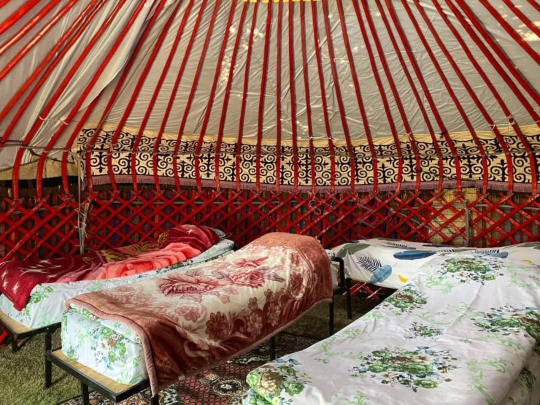 Zalkar Yurt Camp Hotel Song-Kul Buitenkant foto