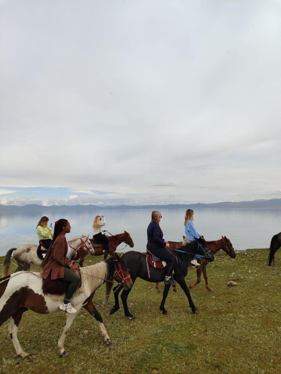 Zalkar Yurt Camp Hotel Song-Kul Buitenkant foto