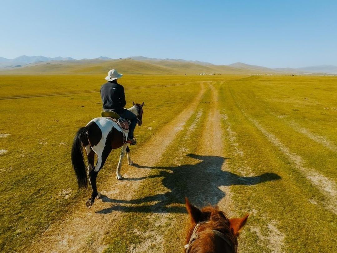 Zalkar Yurt Camp Hotel Song-Kul Buitenkant foto